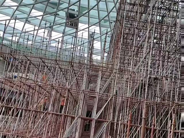 盘扣式脚手架施工现场